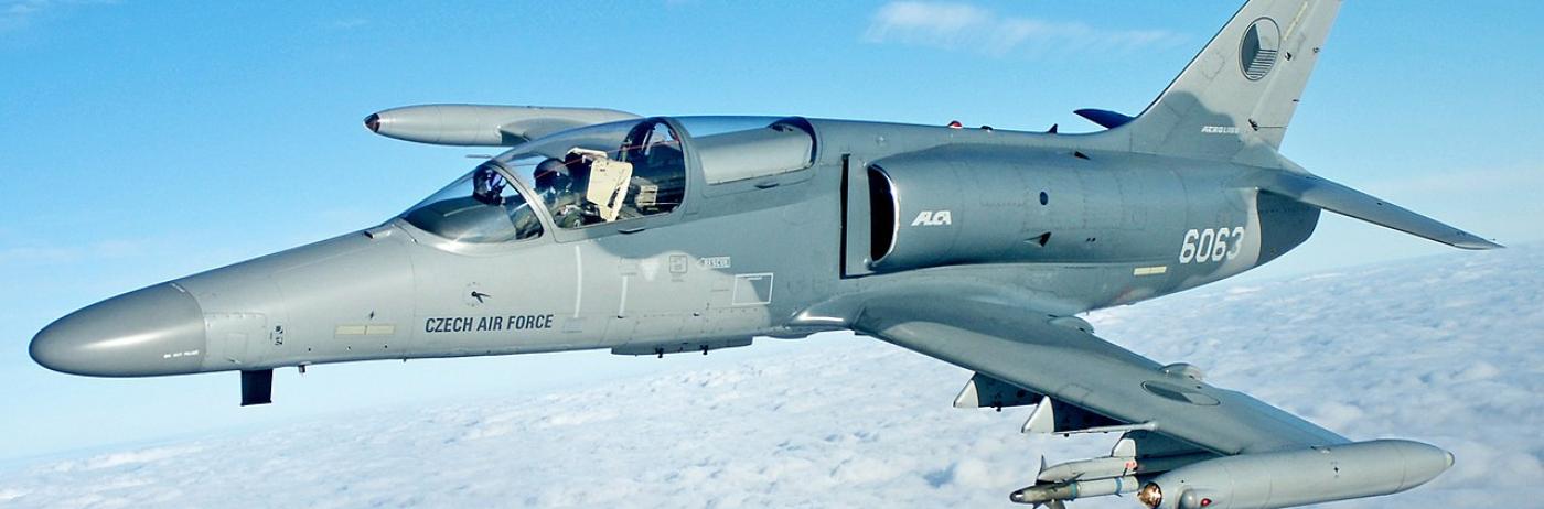 Dispute în Cehia privind furnizarea de avioane L-159 către Ucraina: Președintele le-a promis Kievului, dar primul ministru spune că nu sunt de vânzare