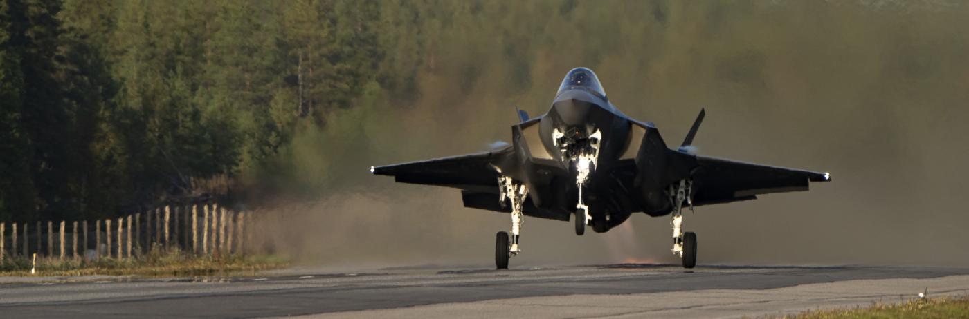 Semnele unui război iminent? Principalul aliat european al SUA a dislocat F-35 și Eurofighter Typhoon la „intersecția” dintre Orient și Occident