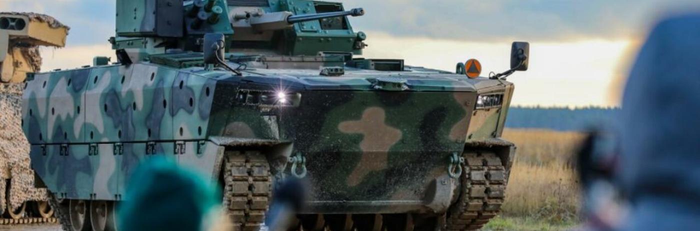 Industria poloneză de apărare vizează prima victorie majoră la export prin promovarea blindatului amfibiu Borsuk