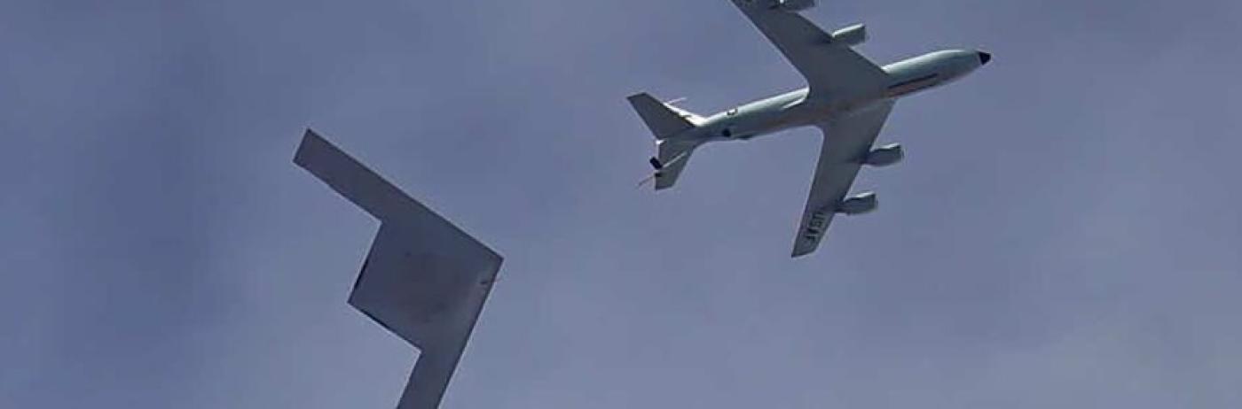 Statele Unite accelerează producția pentru B-21 Raider: Primul test de realimentare în aer confirmă capacitatea de lovire la mare distanță