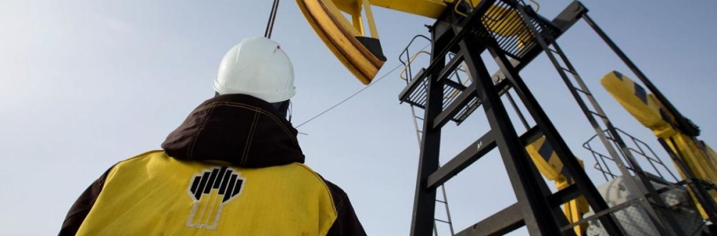 SUA relaxează temporar sancțiunile pentru unele transporturi de petrol rusesc. În pofida calculelor Washingtonului, Kremlinul obține profituri uriașe