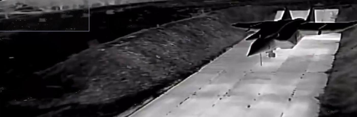 Ucrainenii lovesc strategic în Crimeea: Trei nave ale Flotei Mării Negre și un avion MiG-31, lovite în urma unei ofensive majore cu drone (FOTO)