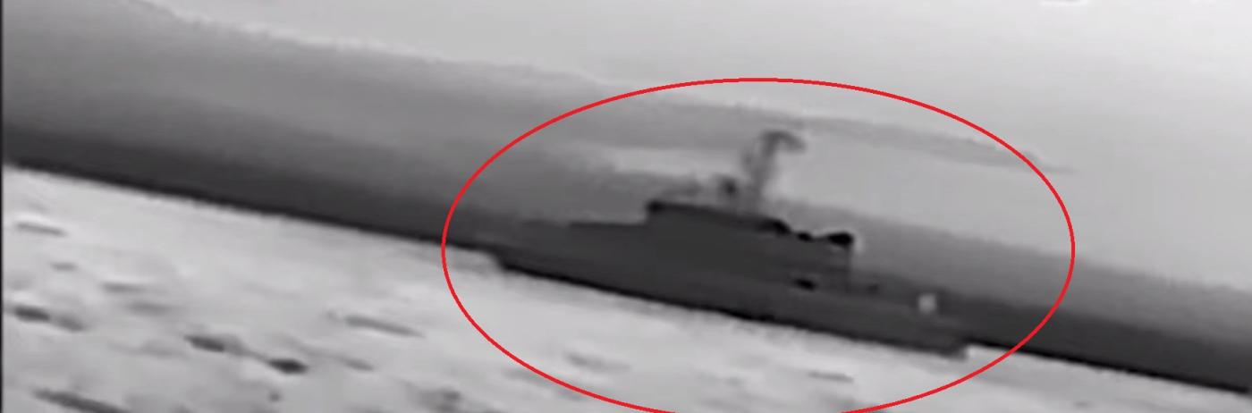 Dronele navale ucrainene străpung scutul de apărare al Podului din Kerci: Două nave rusești de pază, interceptate și lovite de USV-uri