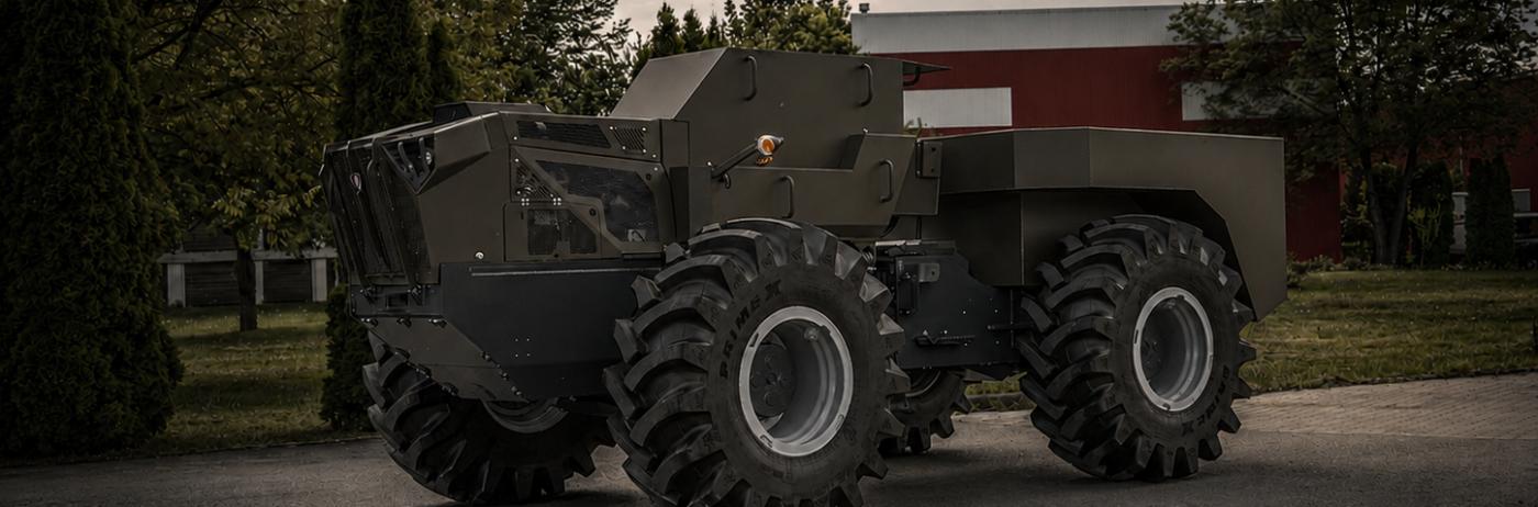 Tehnologie agricolă convertită pentru câmpul de luptă: O companie românească dezvoltă drona modulară IRON-690 pe baza unui șasiu de tractor