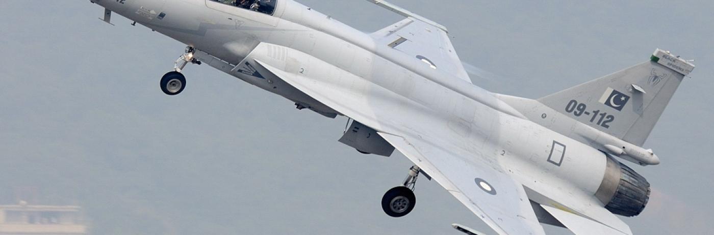 Pakistanul trimite o escadrilă de avioane de vânătoare și 8.000 de soldați în Arabia Saudită