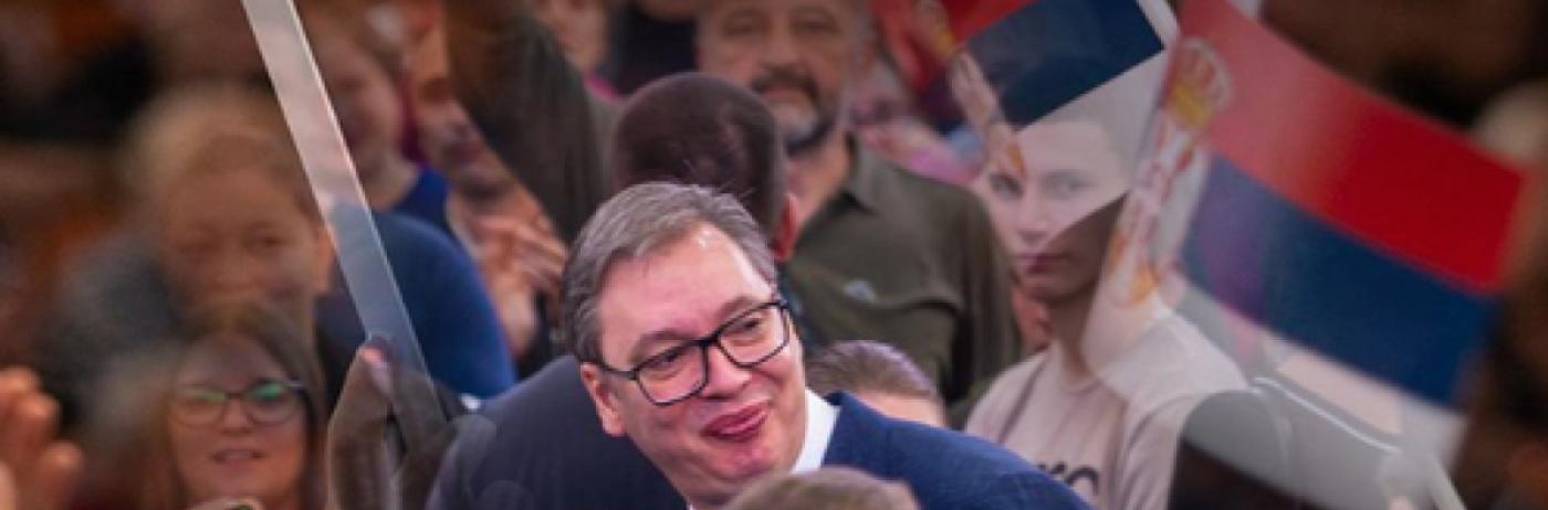 Președintele sârb Aleksandar Vucic și-a anunțat demisia. Serbia va organiza alegeri anticipate prezidențiale și parlamentare, sub presiunea străzii