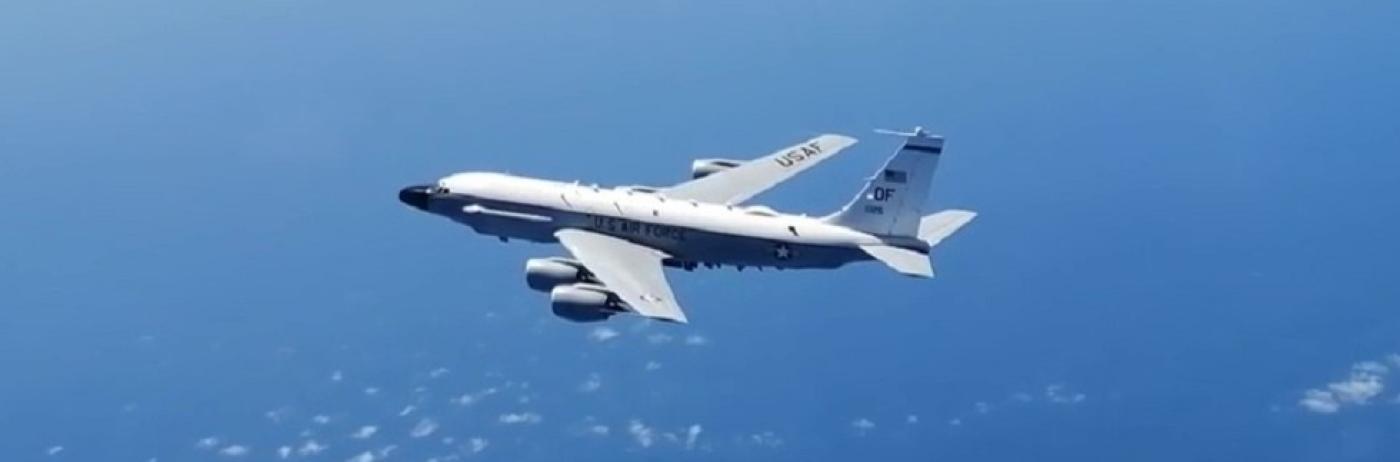 Alianța „mută” după incidentele dintre F-16 ale României și dronele ruse: După mult timp o dronă RQ-4D și două avioane RC-135 și Artemis II au survolat Marea Neagră