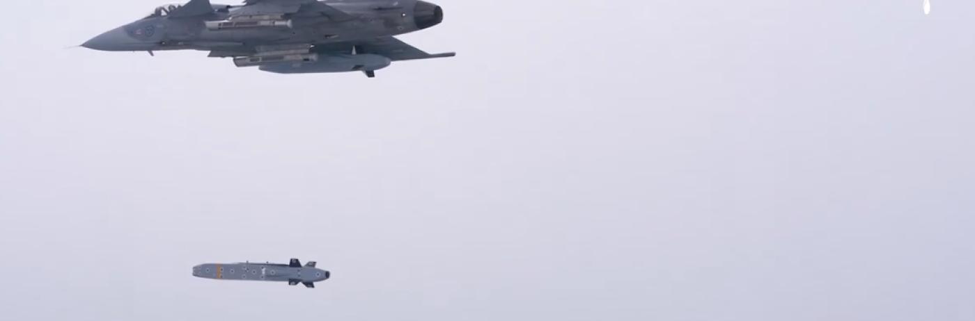 Un avion JAS 39 Gripen C a lansat în premieră o rachetă Taurus. De ce Ucraina care va primi Gripen se uită la Taurus cu jind, știind că șansele sunt mici