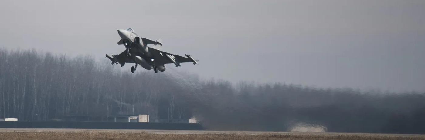 Un avion de luptă de tip JAS 39 Gripen s-a prăbușit în Ungaria la Szolnok