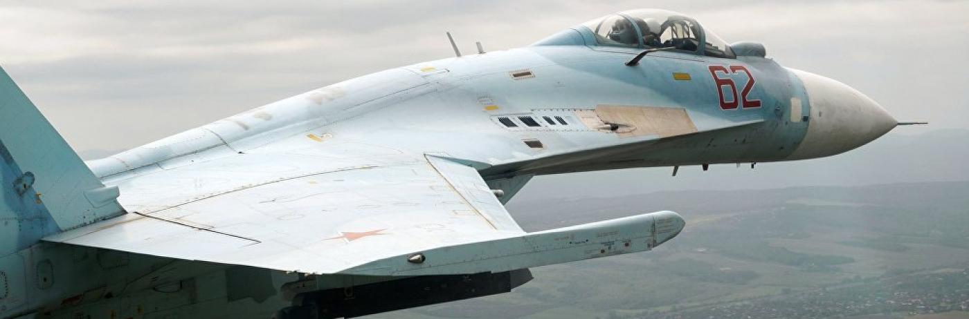 Un avion de vânătoare rusesc de tip Su-27 a interceptat trei aeronave militare britanice deasupra Mării Negre
