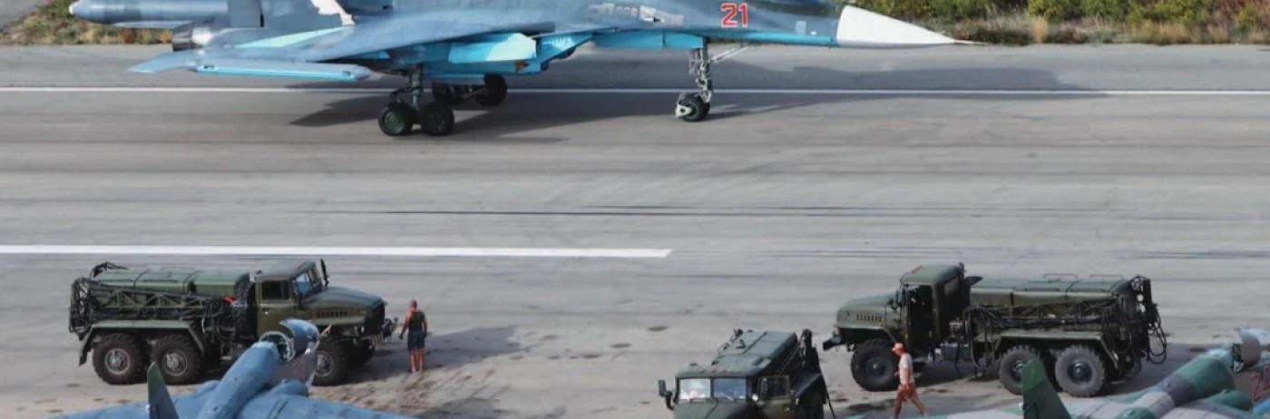 Ce a mai rămas din bombardierele ruse Su-34M lovite de rachete ucrainene Neptun. Imaginile din satelit confirmă distrugerile din baza aflată la 370 km de front