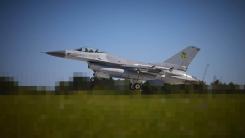 După ce au integrat rachete aer-aer R-60 pe drone, rușii încearcă să-i „orbească” pe piloții ucraineni de F-16 cu reflectoare în infraroșu pe drone