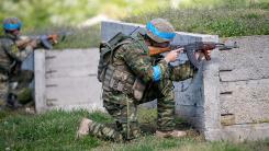 Renunțăm la AK-47, „împreună ca frații”: R. Moldova trece la calibru NATO. Când decide România viitoarele arme de asalt ale Armatei
