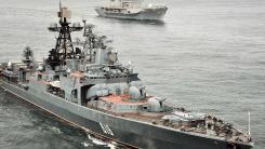 Oare ce i-a speriat aşa tare pe ruşi? Două nave de marfă sunt acum escortate în Atlantic de distrugătorul rus Severomorsk (FOTO)