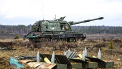 Industria rusă de apărare, forțată la capacitate maximă: Planul Moscovei de a produce 1,7 milioane de proiectile de calibrul 152 mm pentru frontul din Ucraina