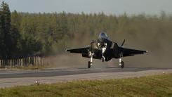 Semnele unui război iminent? Principalul aliat european al SUA a dislocat F-35 și Eurofighter Typhoon la „intersecția” dintre Orient și Occident