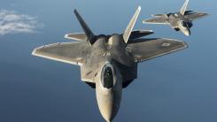 SUA trimit 12 avioane F-22 Raptor de la o bază din Marea Britanie în Orientul Mijlociu, pe fondul escaladării tensiunilor cu Iranul