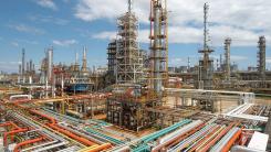 Relaxarea sancțiunilor SUA pe petrol înseamnă un cadou de 10 miliarde pentru Rusia