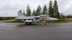 De ce avionul Gripen s-ar potrivi perfect nevoilor Ucraina: Poate fi reînarmat și realimentat complet în 15 minute