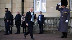 Premierul britanic Keir Starmer nu va demisiona, în ciuda presiunii mari din interiorul propriului partid