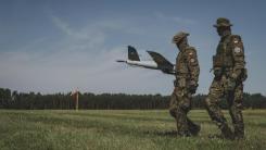 Modelul 44: Drone în locul blindatelor Rosomak. Batalionul viitorului al Poloniei are o companie de drone și a ajuns deja în poligon