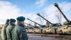 După ce a cumpărat armament cât jumătate din Europa, Polonia vrea o Armată cu 500 de mii de soldați. 