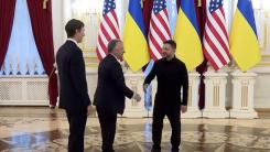 Witkoff și Kushner, la Kiev după întâlnirea cu Putin de la Moscova. Pe agendă, sprijin ca Ucraina să treacă iarna, dar și garanții de securitate, după încheierea păcii