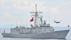 Turcia își etalează puterea militară la sud de Cipru, executând un exercițiu aerian concomitent cu manevre navale de amploare în estul Mediteranei