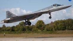 Fără să fie cu adevărat combat proven în Ucraina, Su-57 e într-o nouă configurație tehnică: Rușii se laudă cu primele avioane modificate și livrate