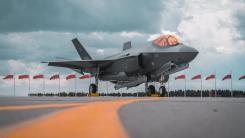 Primul F-35 „european” pentru Polonia a aterizat în țară. Din cele 32 de avioane comandate, jumătate vor fi produse parțial și asamblate complet în Europa