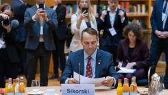 Sikorski: Când vom decide că Rusia a mers prea departe? Dacă vor muri oameni în statele aliate vom fi obligați să purtăm o discuție foarte serioasă în interiorul NATO
