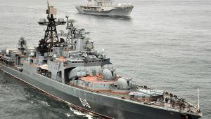 Oare ce i-a speriat aşa tare pe ruşi? Două nave de marfă sunt acum escortate în Atlantic de distrugătorul rus Severomorsk (FOTO)