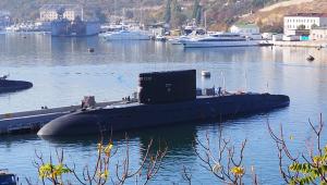 Propaganda Rusiei a intrat la apă: Cum demască imaginile din satelit minciunile Moscovei despre submarinul „intact” din Novorossiysk (FOTO)