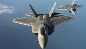 SUA trimit 12 avioane F-22 Raptor de la o bază din Marea Britanie în Orientul Mijlociu, pe fondul escaladării tensiunilor cu Iranul