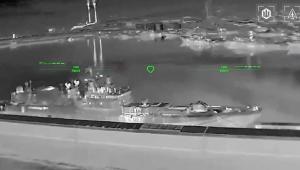 Ucraina lovește fregata rusă „Amiral Grigorovici” în timp ce lansa rachete antiaeriene asupra unor drone aflate în apropierea principalului port rus de la Marea Neagră (VIDEO)