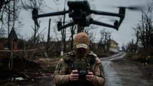 Fostul premier Boris Johnson ajunge pe frontul din Zaporojie, în „kill-zone”: Pe front, dronele sunt cele care contează. Odată ce le poți auzi, probabil este deja prea târziu