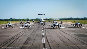 Demonstrație de forță a F-urilor noastre (Foto): 5 avioane F-16 ale României au participat la manevre rapide de decolare Elephant Walk