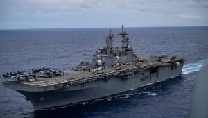 Cum au reușit americanii să producă 12 drone FPV Squall direct pe mare la bordul navei de asalt USS Essex, aflată în misiune