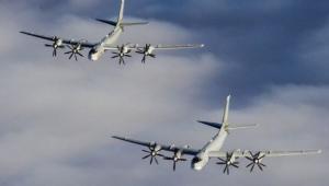 Bombardiere strategice rusești Tu-95MS au patrulat peste 13 ore deasupra apelor neutre ale Mărilor Berig și Chukchi, cu realimentare în aer