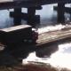 Izolarea logistică a armatei ruse: Forțele ucrainene distrug un important pod feroviar din Crimeea printr-un dublu atac cu drone (VIDEO)