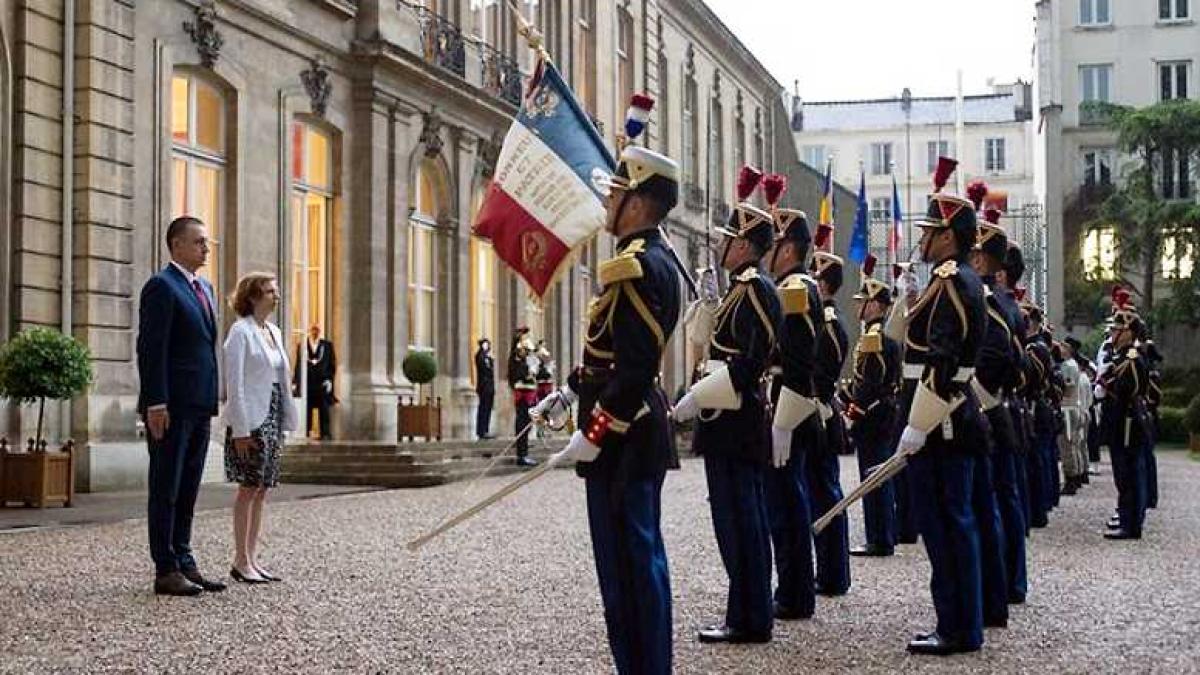 mihai_fifor_florence__parly2_43180100