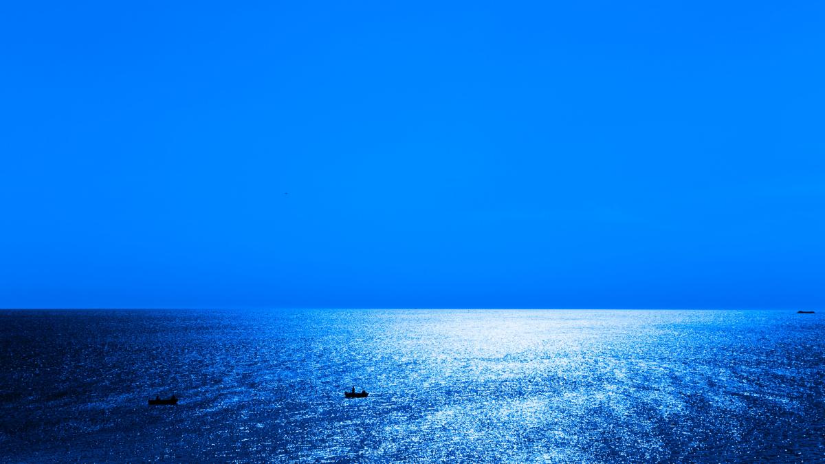 boat_clouds_daylight_802201_25795100