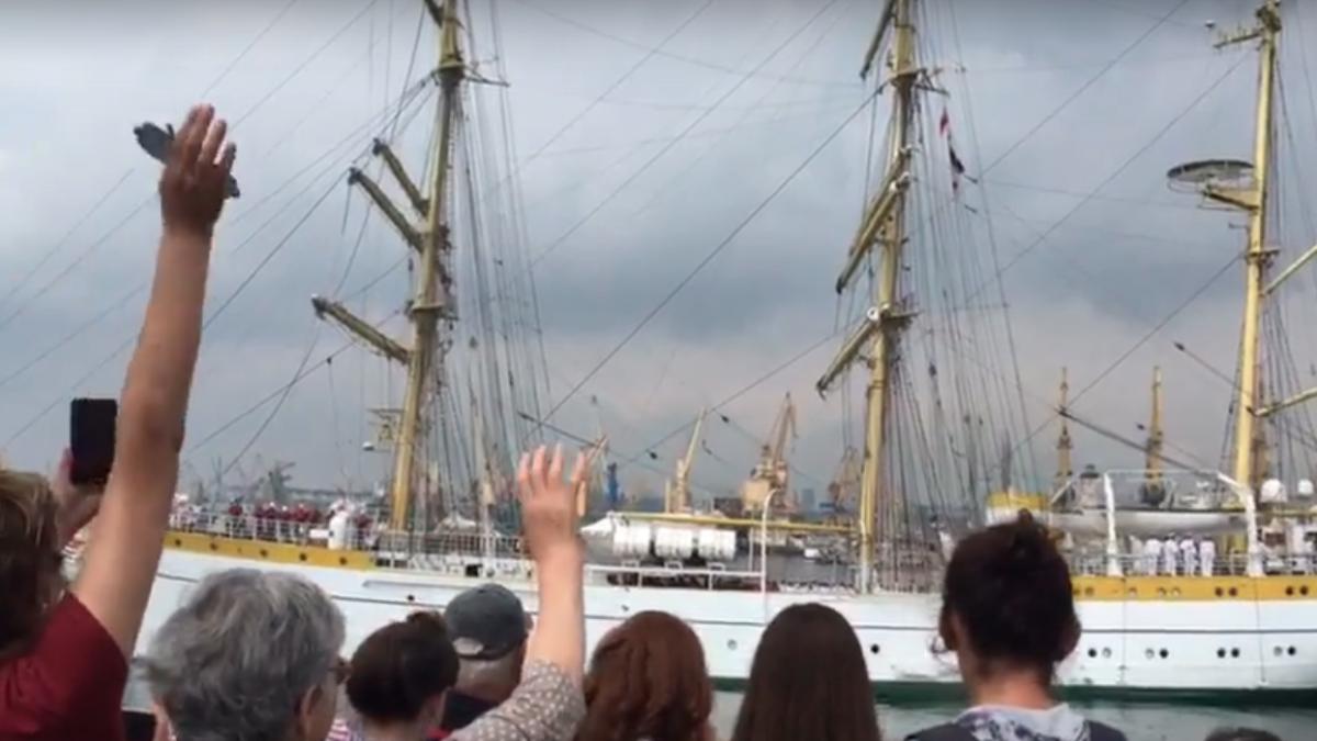 Bricul Mircea, marș internațional de instrucție. Zeci de cadeți la bordul navei - VIDEO