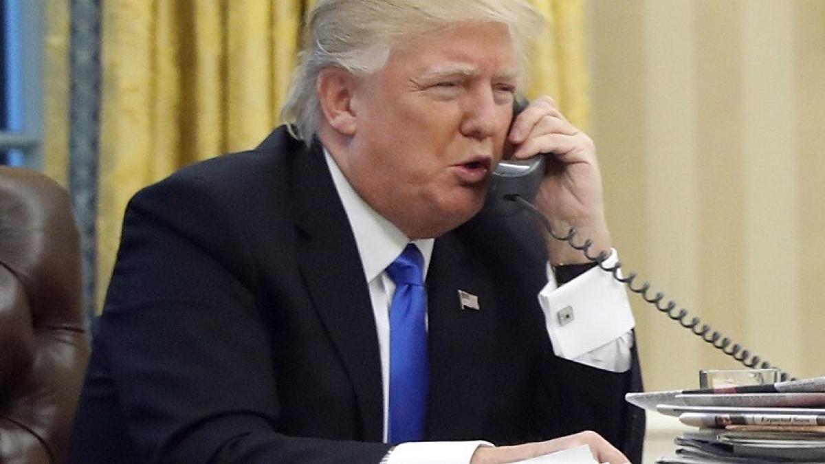 trump_telefon_26816000