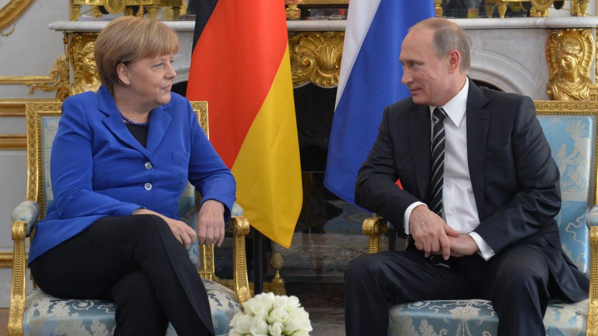 cancelarul_germani__agela_merkel_si_presedintele_rus__vladimir_putin_03844300