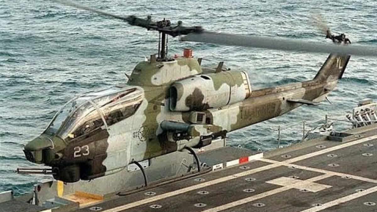 ah_1_cobra_bell_helicopters_88367400