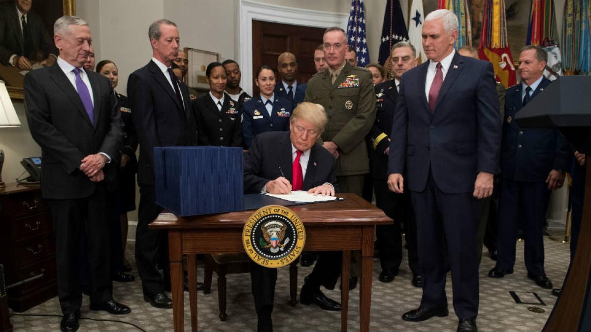 trump_semneaza_bugetul_militar_47086000