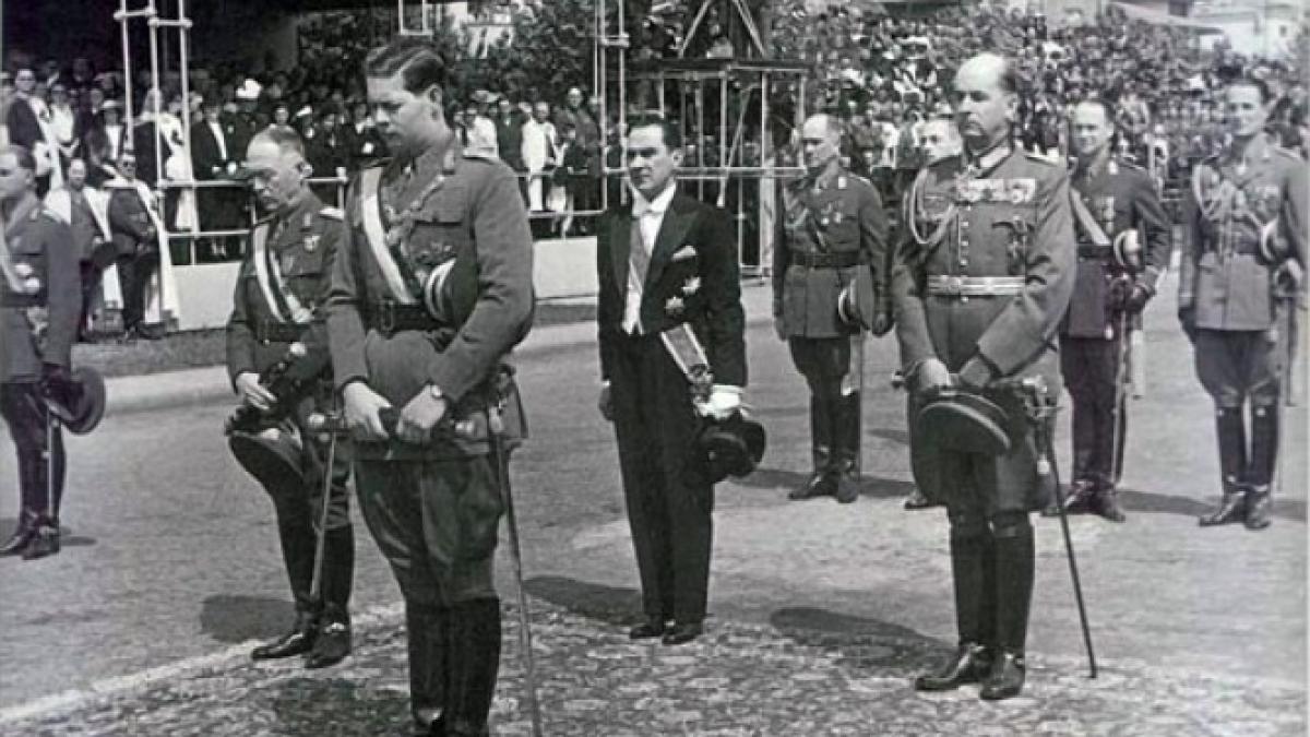 regele_mihai_maresalul_ion_antonescu_31115400