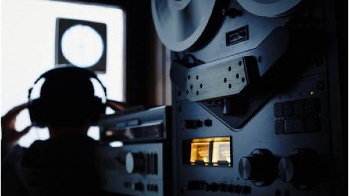 phonetappinggg_1433382777_95729100