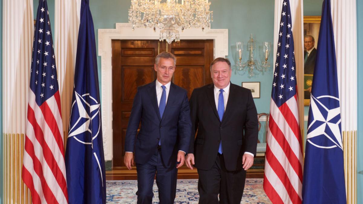 jens_stoltenberg_and_mike_pompeo_15451500